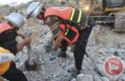 rescuers pul dead little girl from rubble